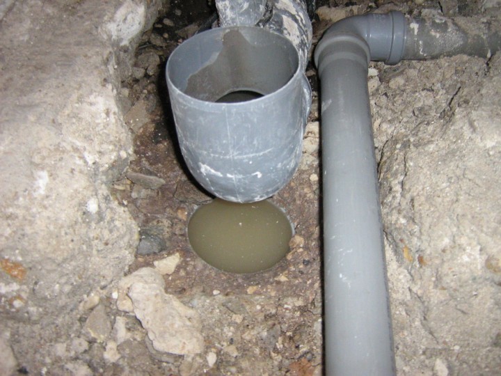 PVC vízcsővezeték. (XII. Kerület)